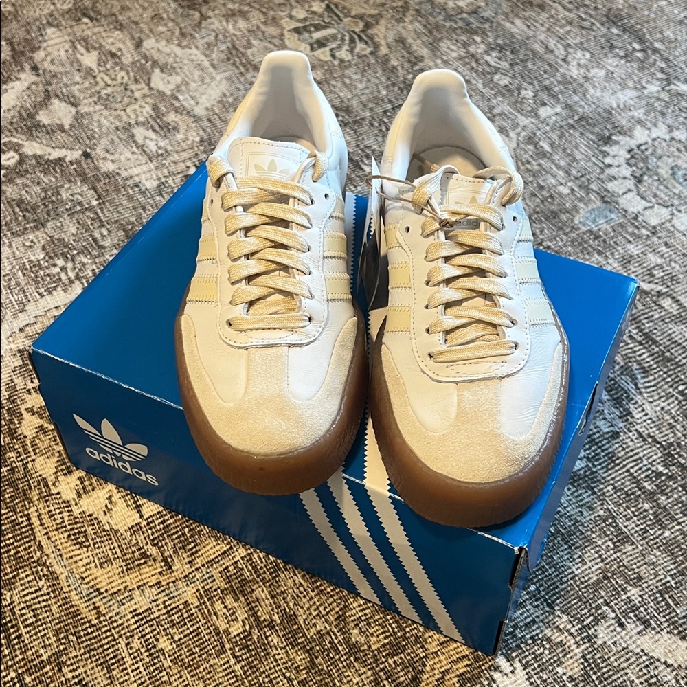 Adidas Sambae W Women’s White and Tan Sneakers 5.5 - Picture 4 of 5